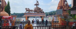 In Rishikesh pe malul Gangelui